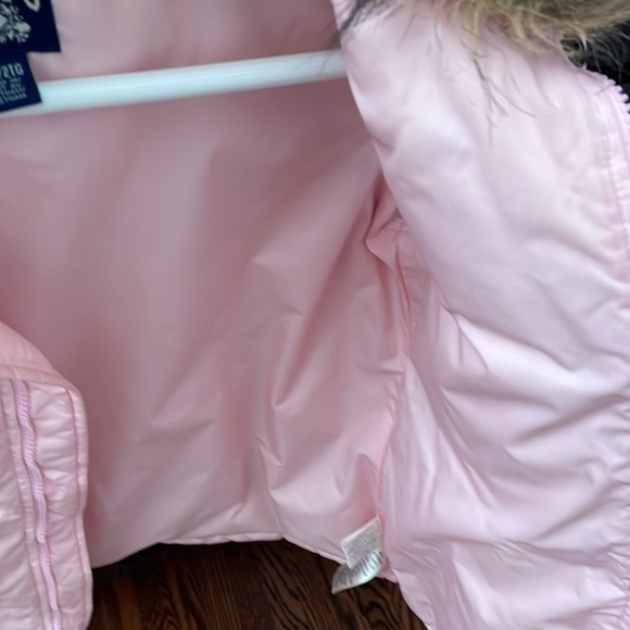 Kids size 2xl Roots down filled pink vest w/zipper & removable faux fur collar - Picture 9 of 11
